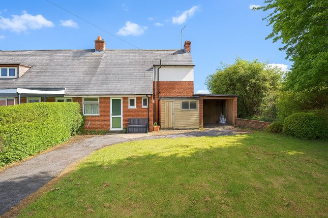 2 bed property, in Broadmoor Road, £325,000