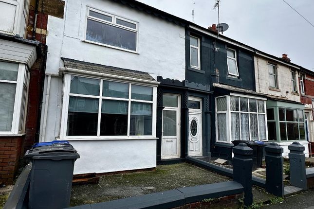 3 bed property, in Central Drive, £130,000