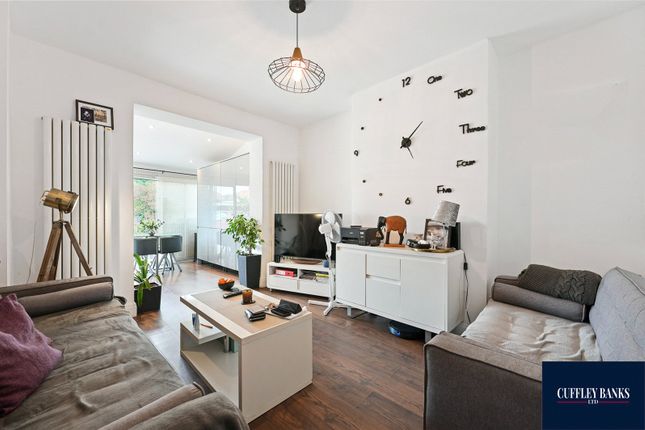 4 bed property, in Horsenden Lane South, £625,000