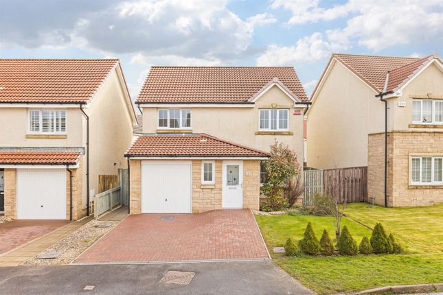 3 bed property, in Mclean Crescent, £270,000