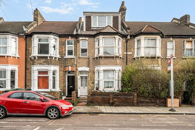 5 bed property, in Trundleys Road, £600,000
