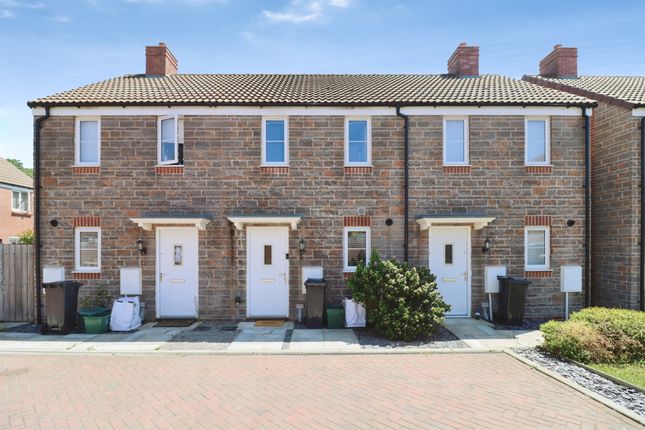 2 bed property, in Fuchsia Road, £300,000