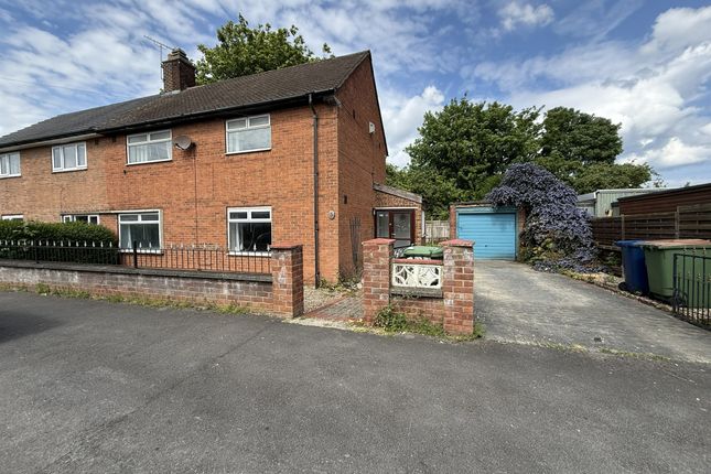 3 bed property, in Ash Grove, £105,000