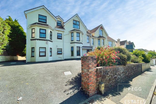 1 bed property, in Preston Down Road, £120,000