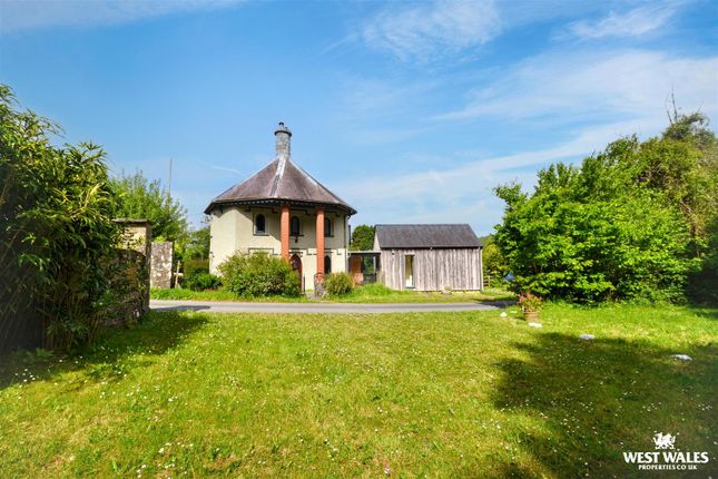 4 bed property, in Newport SA42, £425,000