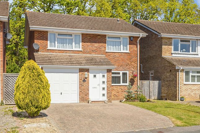 4 bed property, in Barnside Avenue, £550,000
