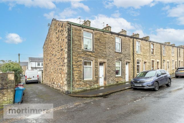 2 bed property, in Montague Street, £140,000