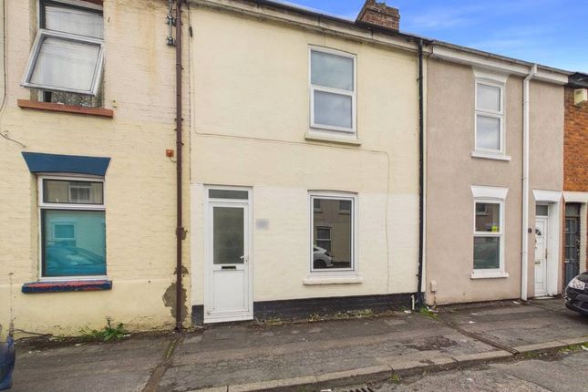 2 bed property, in New Street, £170,000