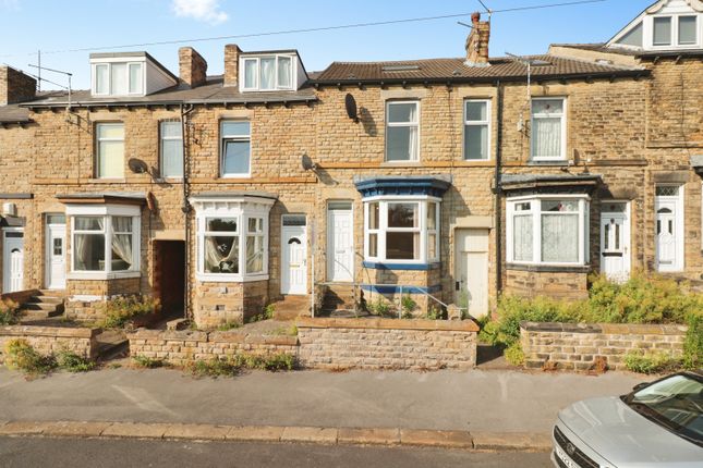 4 bed property, in Ingram Road, £150,000
