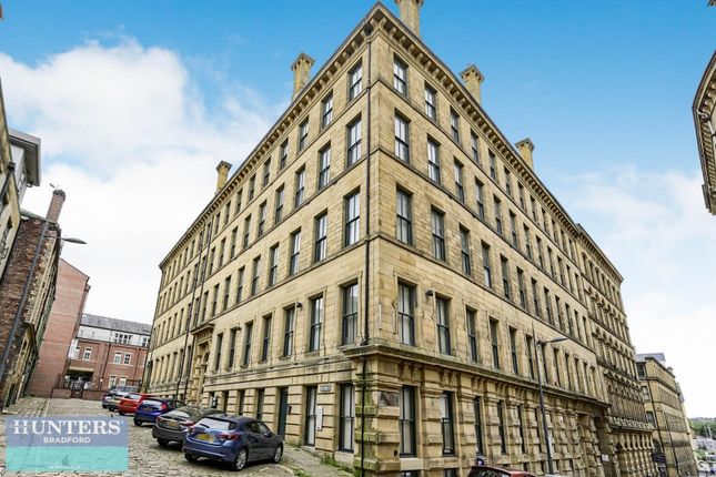2 bed property, in Albion House, £75,000