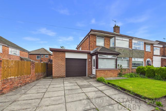 3 bed property, in Carmelite Crescent, £265,000