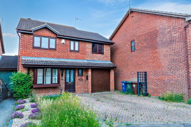 4 bed property, in 29 Beaulieu Close, £185,000