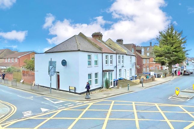 3 bed property, in Excellent Investment Oppurtinity, £1,850,000