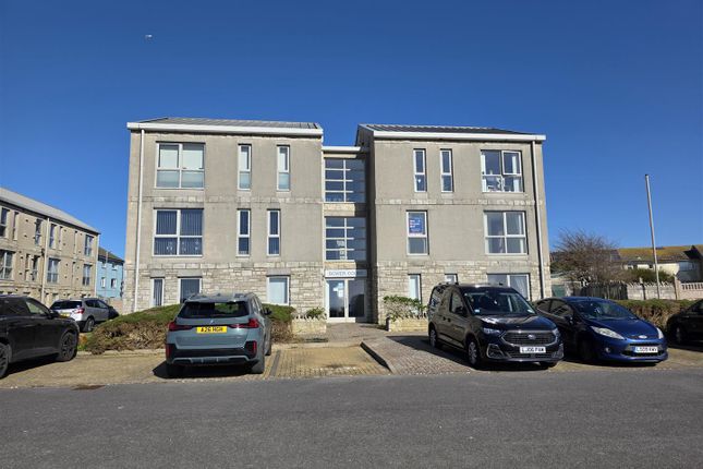 2 bed property, in Grangecroft Road, £128,000