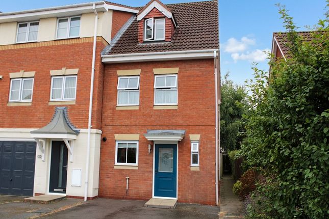 3 bed property, in Swift Drive, £190,000