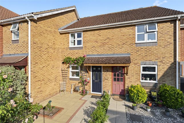 2 bed property, in St. Andrews Gardens, £500,000
