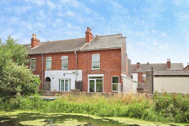 2 bed property, in Webb Street, £130,000