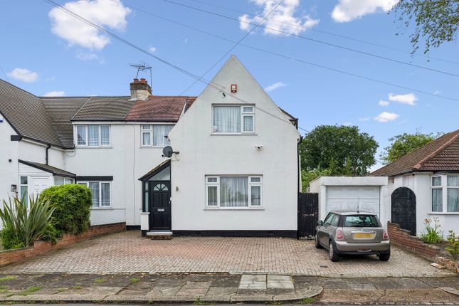 3 bed property, in Woodcock Dell Avenue, £800,000