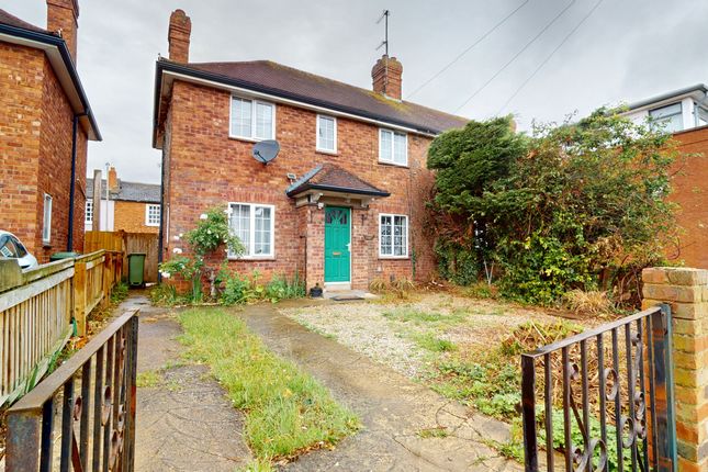 2 bed property, in St Pauls Street South, £250,000