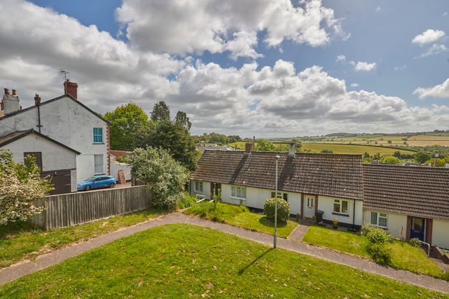 2 bed property, in Townlands, £220,000