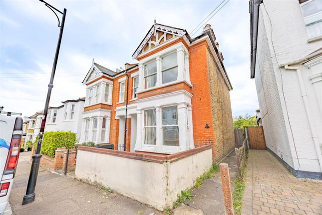 2 bed property, in Seaview Road, £290,000