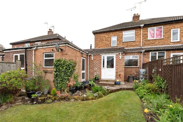 3 bed property, in Oakridge Avenue, £315,000