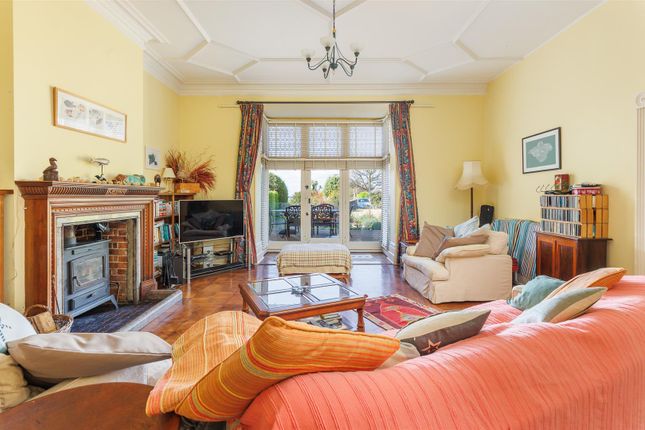 4 bed property, in Woodvale Road, £750,000
