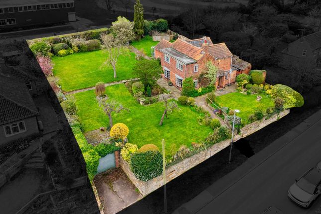 3 bed property, in The Banks, £500,000