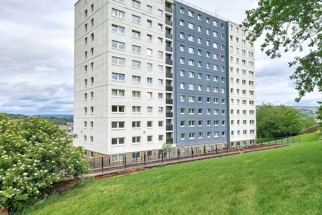 1 bed property, in 23 Bentley Court, £4,000