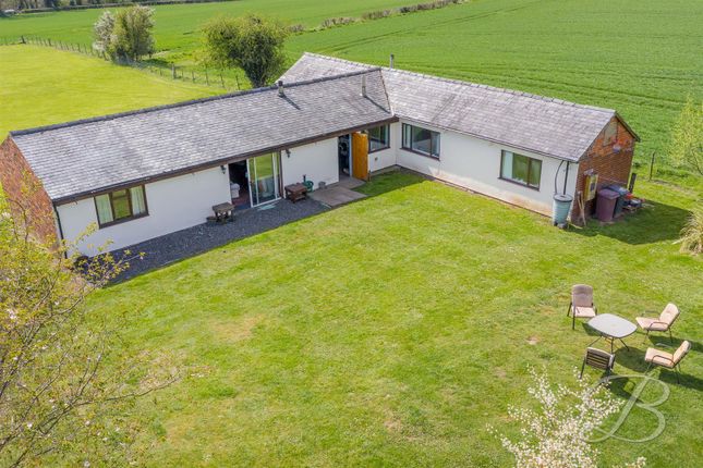 2 bed property, in Outgang Lane, £425,000