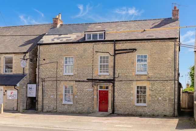1 bed property, in Banbury Road, £220,000