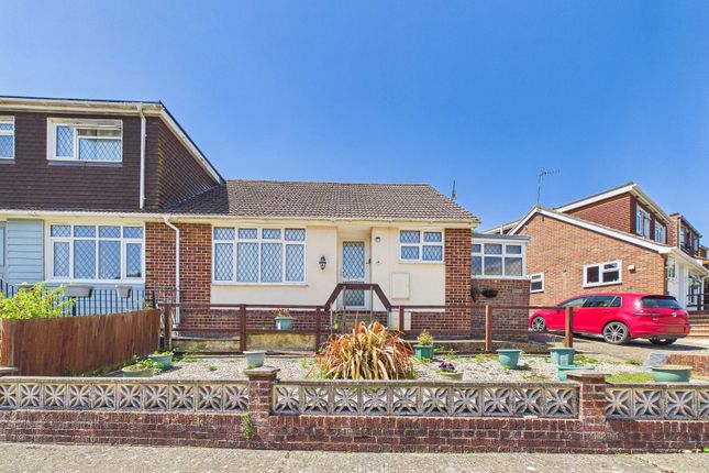 2 bed property, in Valebrook Close, £285,000