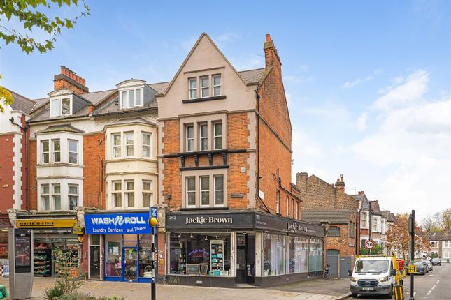 1 bed property, in Norwood Road, £800,000