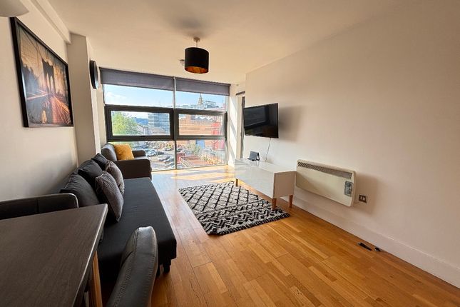 1 bed property, in Focus Building, £90,000