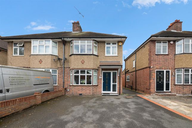 3 bed property, in Hayes End Drive, £585,000