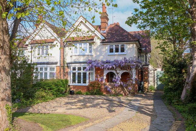 4 bed property, in Barnett Wood Lane, £975,000