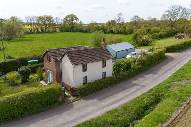 3 bed property, in Ipswich Road, £695,000