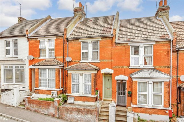 2 bed property, in Cecil Road, £250,000