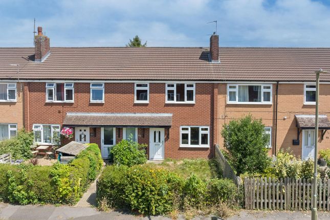 3 bed property, in Meadow View Road, £295,000