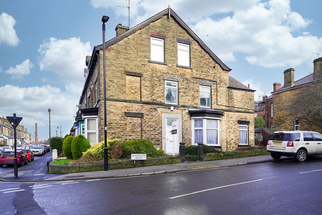 2 bed property, in Fitzwalter Road, £170,000