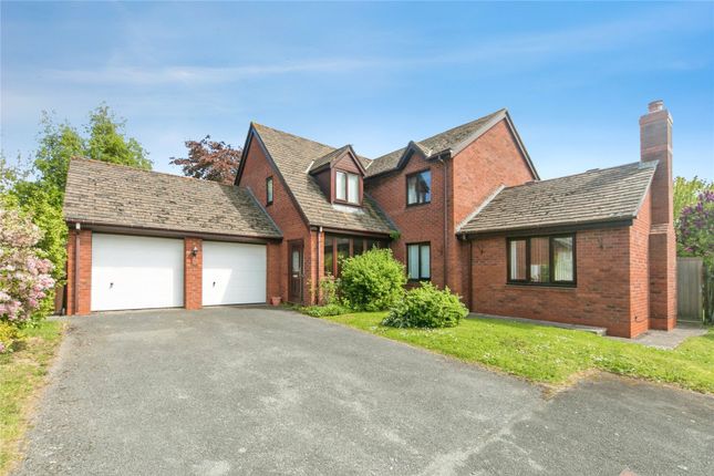 4 bed property, in Maes Y Gwenith, £450,000