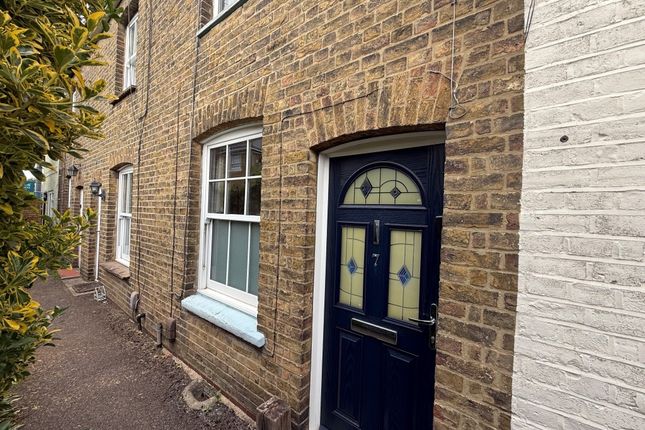 2 bed property, in 7 Steamer Terrace, £240,000