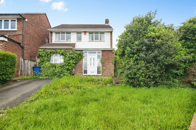 3 bed property, in Mount Close, £325,000