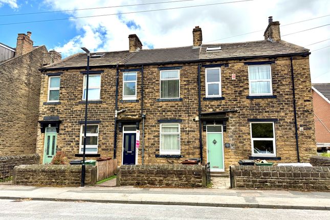 2 bed property, in School Street, £220,000