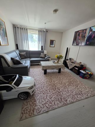 1 bed property, in Tottenham N15, £265,000