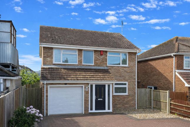 3 bed property, in Station Road, £365,000