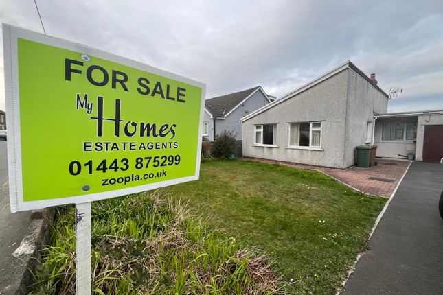 3 bed property, in Hengoed Road, £249,995
