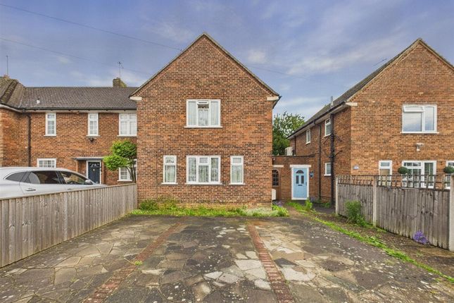 3 bed property, in Brackenbridge Drive, £575,000