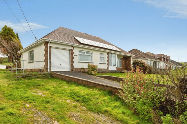 3 bed property, in Dan Y Banc Road, £325,000