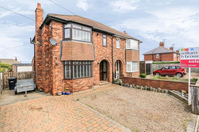 3 bed property, in St. Johns Grove, £325,000